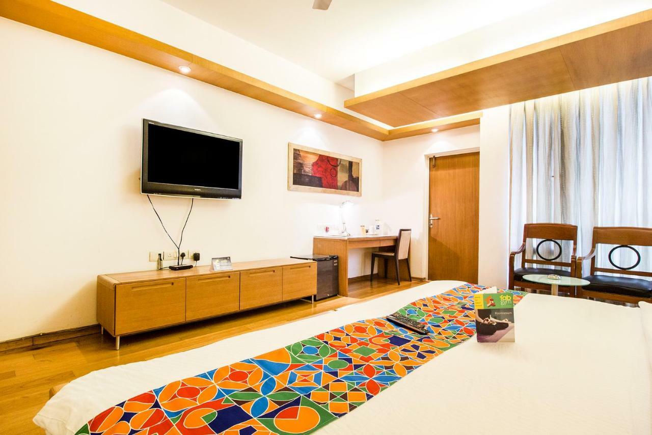 Fabhotel Raj Darbar Ґурґаон Екстер'єр фото
