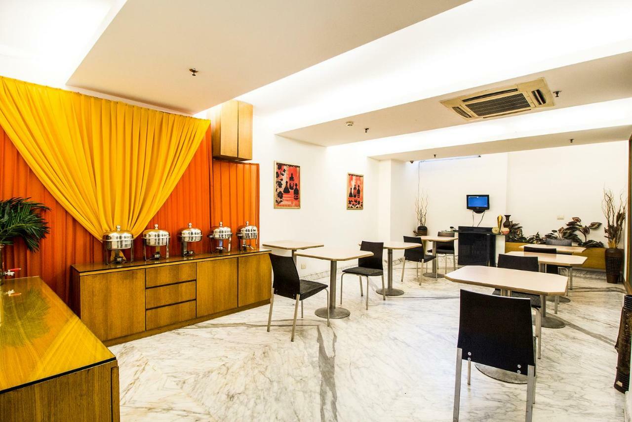 Fabhotel Raj Darbar Ґурґаон Екстер'єр фото